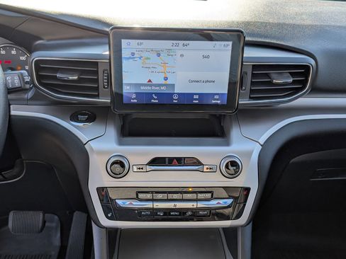 Certified 2022 Ford Explorer XLT w/ Equipment Group 202A image 19