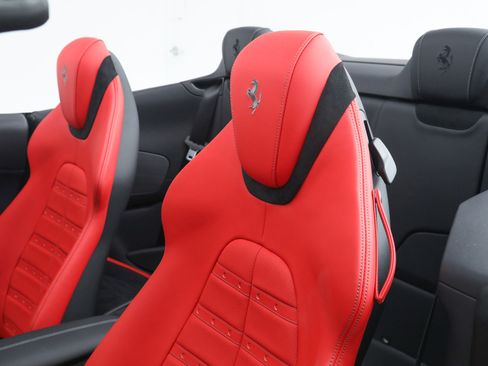 Certified 2025 Ferrari Roma Spider image 27