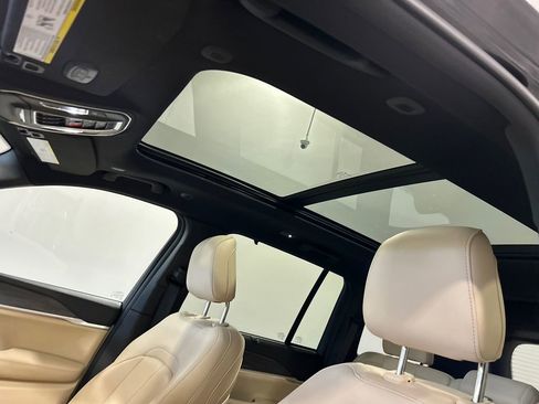 Used 2024 Jeep Grand Cherokee Limited w/ Luxury Tech Group II image 28