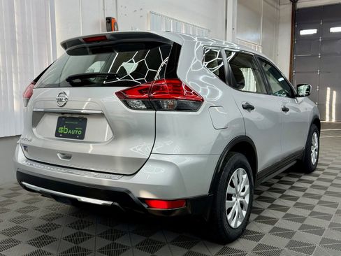 Used 2017 Nissan Rogue S image 4