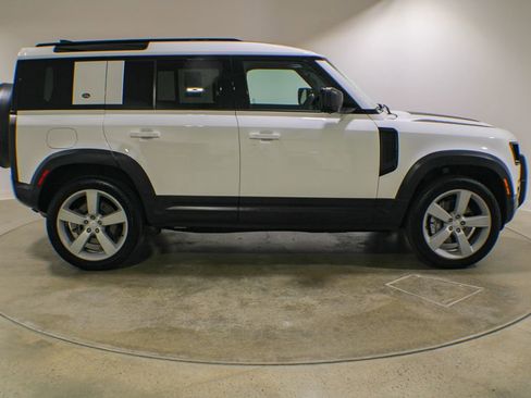 Used 2023 Land Rover Defender 110 SE AWD/4WD image 6