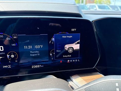 Used 2025 Chevrolet Tahoe High Country AWD/4WD image 46
