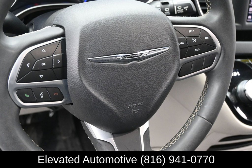 Used 2023 Chrysler Voyager LX FWD image 12
