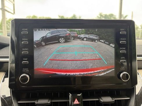Used 2020 Toyota Corolla LE FWD image 31