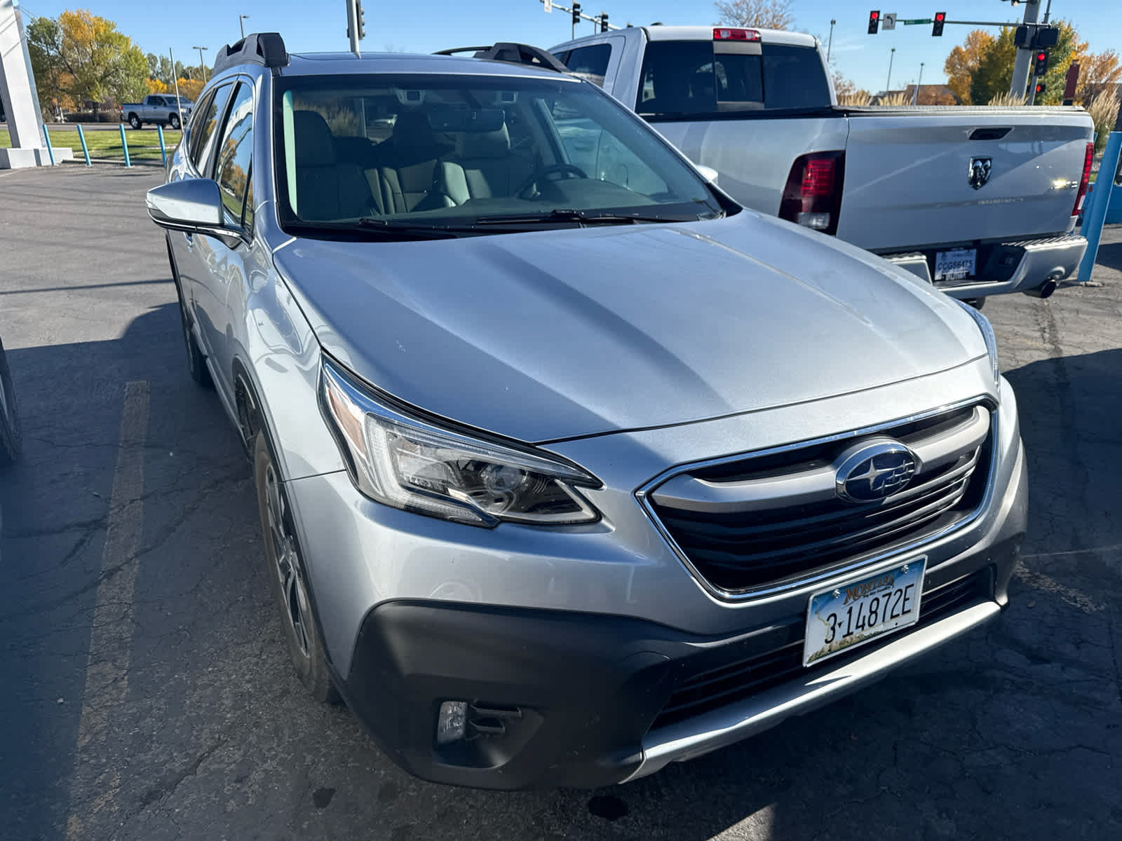 Used 2022 Subaru Outback Limited AWD/4WD image 2