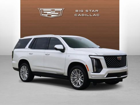 Used 2025 Cadillac Escalade Premium Luxury RWD image 7