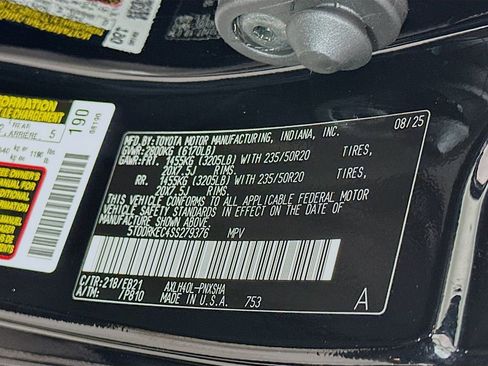 Used 2025 Toyota Sienna XSE image 33