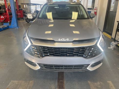 Used 2023 Kia Sportage EX image 12