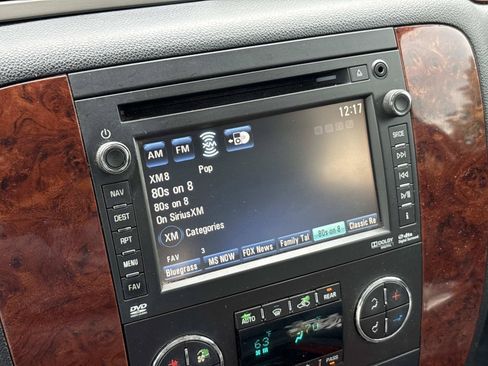 Used 2013 Chevrolet Suburban LTZ AWD/4WD image 23