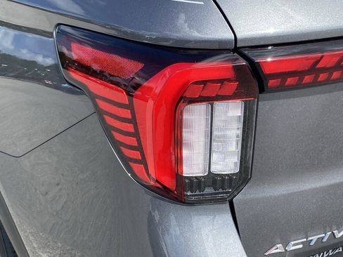 New 2026 Ford Explorer Active w/ Active Comfort Package RWD image 8