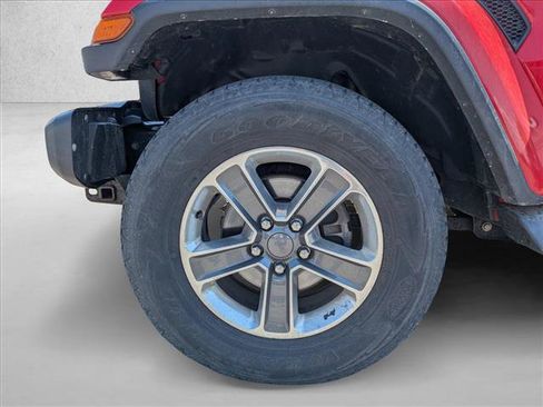 Used 2018 Jeep Wrangler Unlimited Sahara AWD/4WD image 18