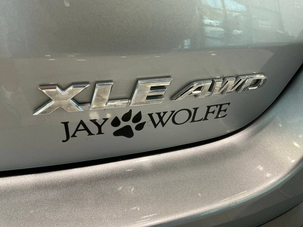 Used 2018 Toyota Highlander XLE AWD/4WD image 26