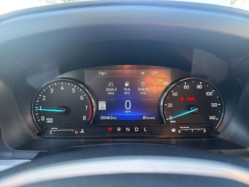 Used 2022 Ford Explorer XLT w/ Equipment Group 202A image 12