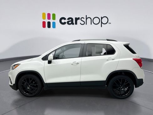 Used 2021 Chevrolet Trax LT w/ Sport Edition FWD image 2