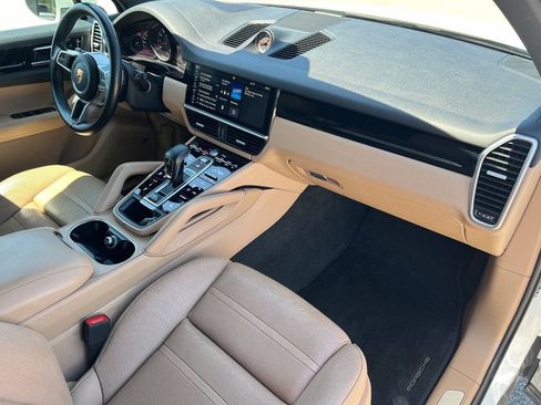 Used 2019 Porsche Cayenne AWD/4WD image 23