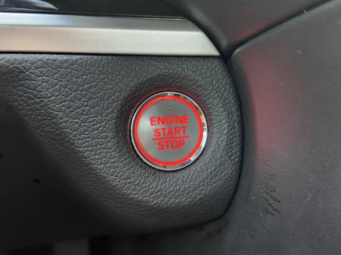 Used 2018 Acura RLX w/ Technology Package image 9