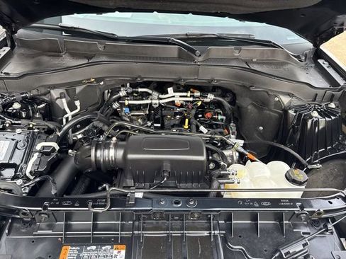 Used 2023 Ford Explorer XLT w/ Equipment Group 202A image 43