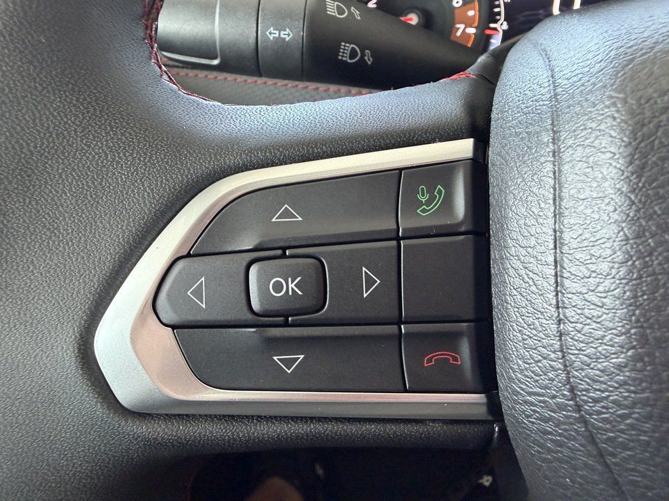 Used 2024 Jeep Compass Trailhawk AWD/4WD image 13