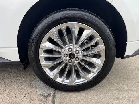 Used 2024 Ford Edge Titanium w/ Titanium Elite Package image 9