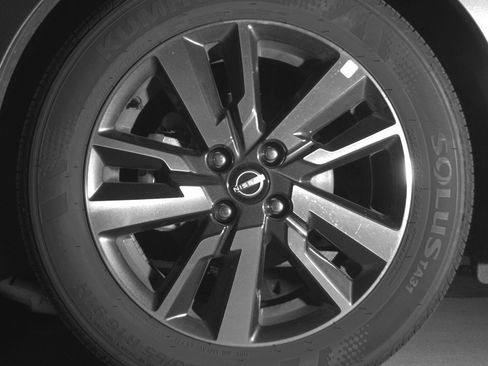 Used 2025 Nissan Versa SV FWD image 12