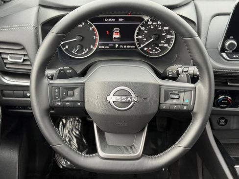 Used 2025 Nissan Rogue SV image 26