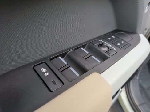 Used 2024 Land Rover Defender 110 S AWD/4WD image 31
