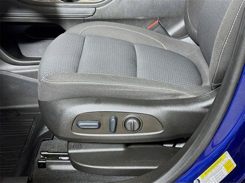 Used 2023 GMC Acadia SLE w/ Driver Convenience Package image 16