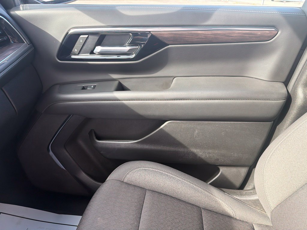 Used 2025 Chevrolet Suburban LS AWD/4WD image 21