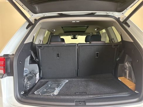 New 2026 Volkswagen Atlas Peak Edition AWD/4WD image 24