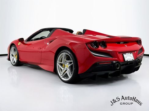 Used 2022 Ferrari F8 Tributo RWD image 5