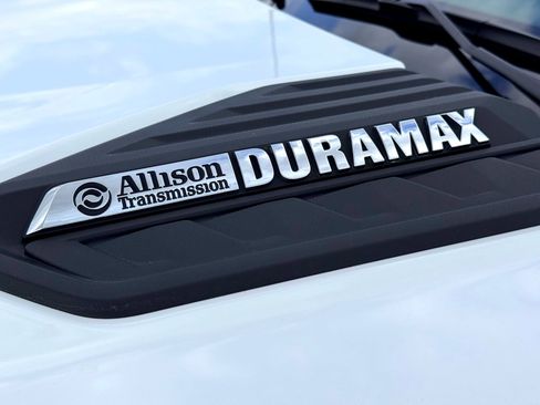 Used 2025 Chevrolet Silverado 3500 LTZ w/ LTZ Convenience Package image 3