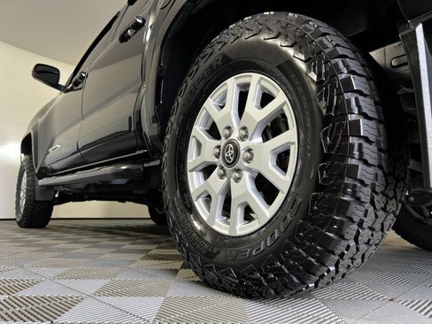 Used 2024 Toyota Tacoma SR5 AWD/4WD image 26