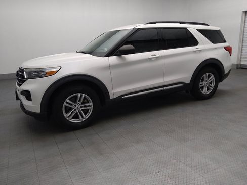 Used 2020 Ford Explorer XLT RWD image 2