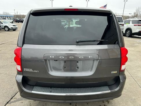 Used 2019 Dodge Grand Caravan SE w/ UConnect Hands-Free Group image 6