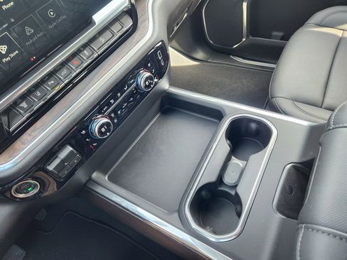 New 2025 GMC Sierra 2500 SLT w/ SLT Premium Package image 29