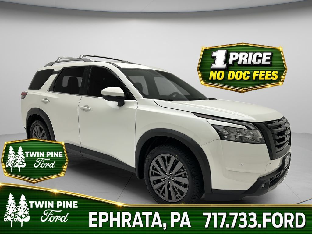 Used 2024 Nissan Pathfinder SL w/ SL Premium Package AWD/4WD image 1