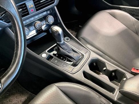 Used 2019 Volkswagen Jetta SE FWD image 22