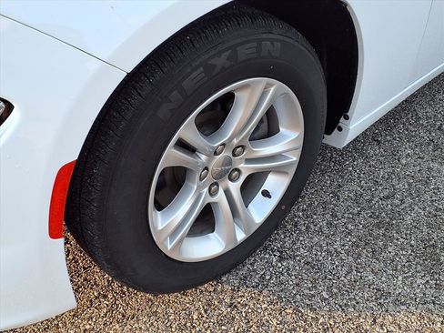 Used 2017 Dodge Charger SE image 25