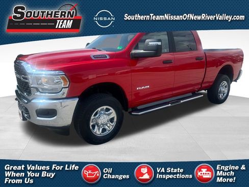 Used 2024 RAM 2500 Big Horn w/ Bed Utility Group image 1