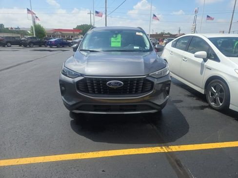 Used 2024 Ford Escape Platinum AWD/4WD image 2