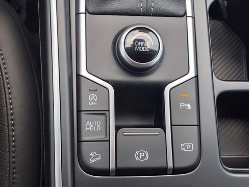 New 2026 Kia Sorento S w/ S Panoramic Sunroof Package image 9