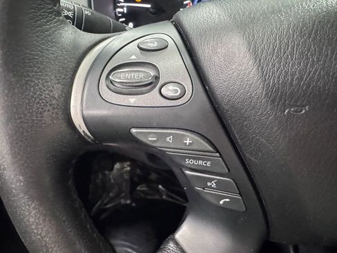 Used 2017 Nissan Pathfinder SV image 21