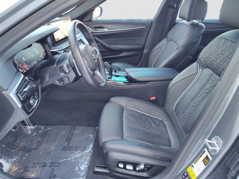 Used 2023 BMW 530i xDrive w/ Executive Package image 11