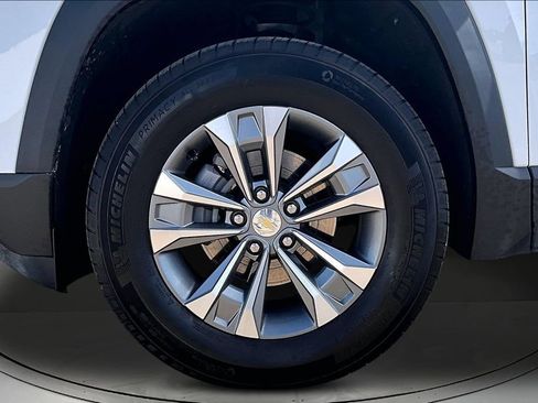 Used 2025 Chevrolet Equinox LT AWD/4WD image 35