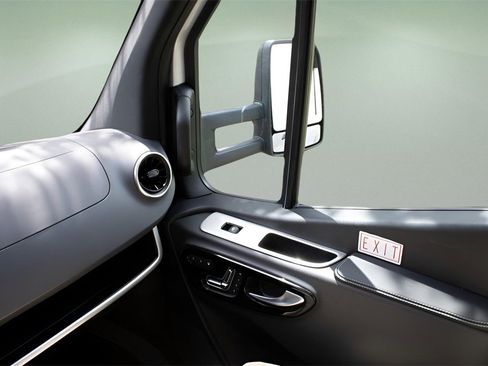 Used 2022 Mercedes-Benz Sprinter 3500 image 22