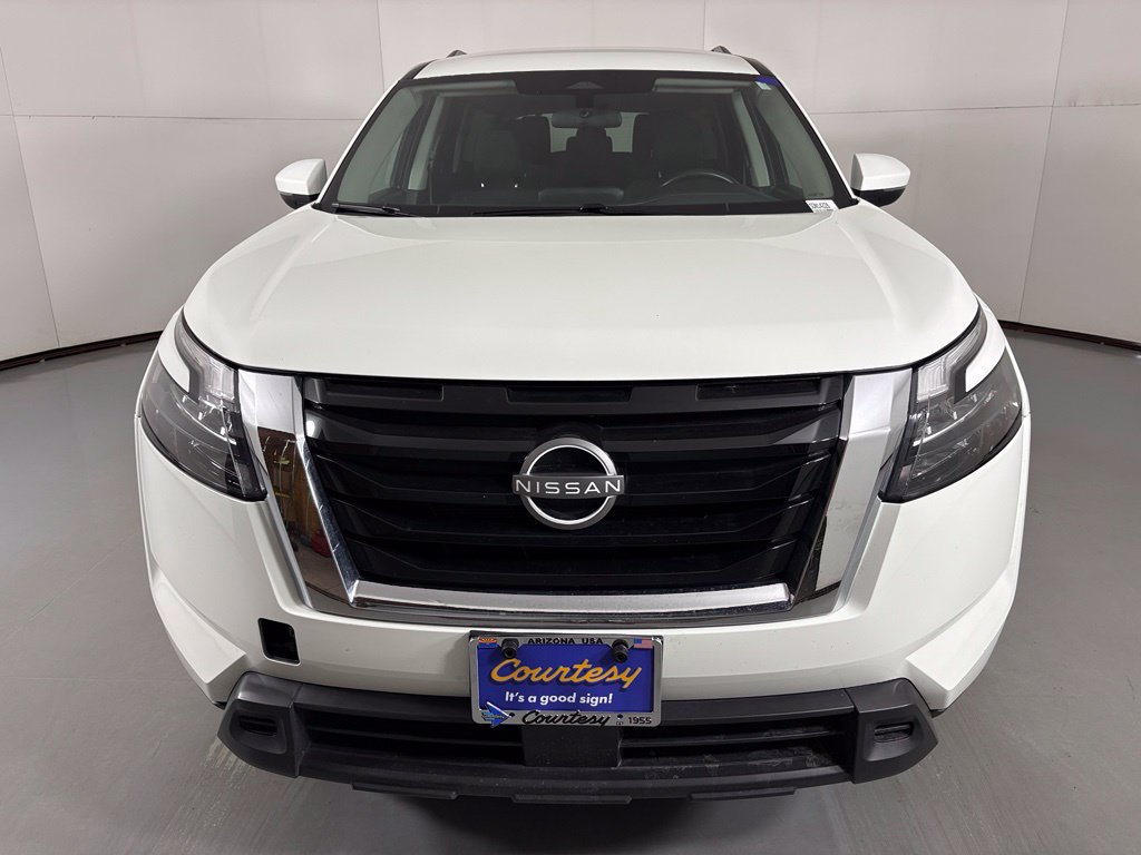 Used 2024 Nissan Pathfinder SV FWD image 3