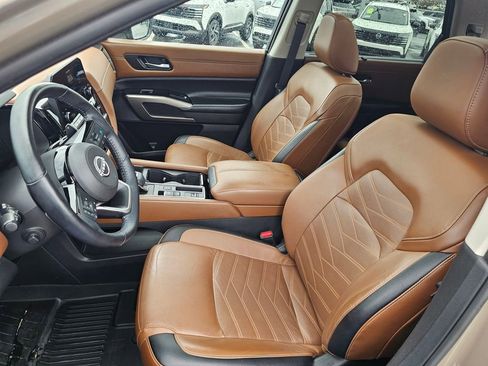 Used 2023 Nissan Pathfinder Platinum w/ Lighting Package (N93) image 21