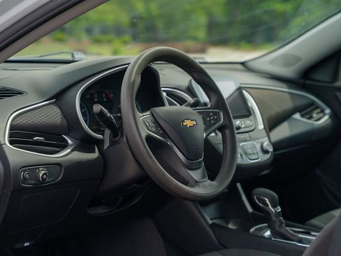 Used 2023 Chevrolet Malibu LS FWD image 18