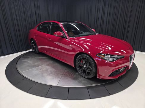 Used 2022 Alfa Romeo Giulia Ti image 13