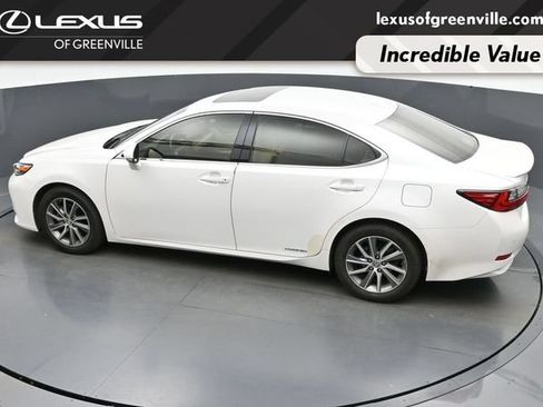 Used 2017 Lexus ES 300h w/ Luxury Package FWD image 23